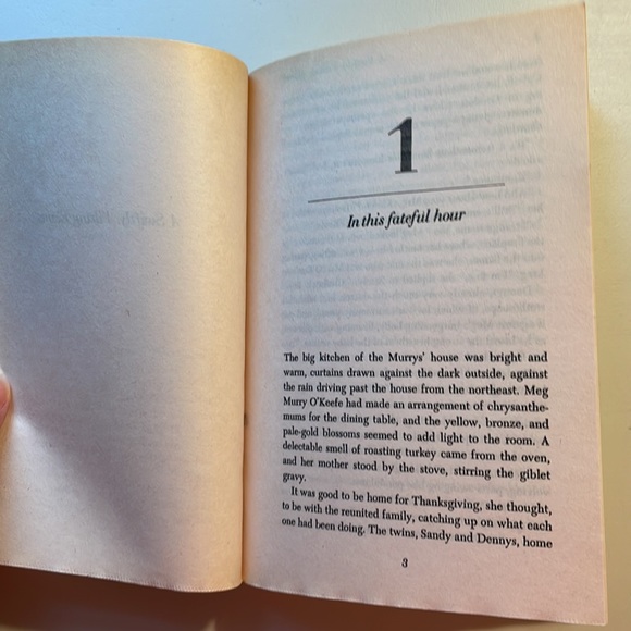 📚2/$6 A Swiftly Tilting Planet #3 in the Time Quintet Series - Picture 9 of 12